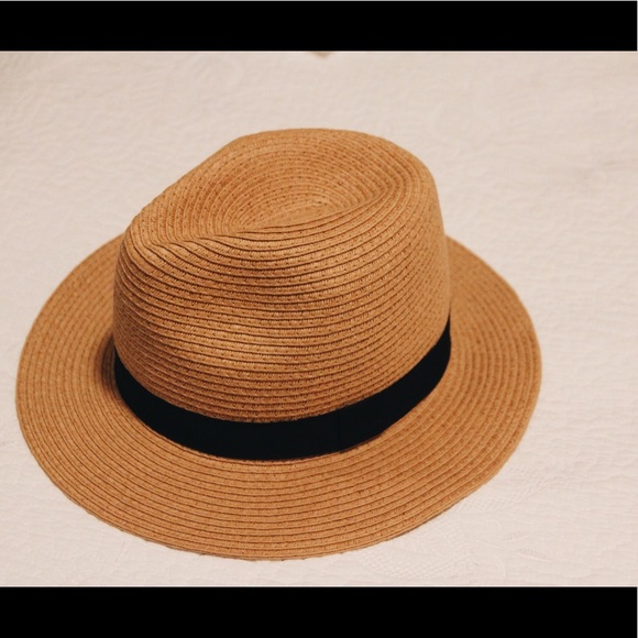 Forever 21 Accessories - Cute Straw Fedora Hat Forever 21 Accessories - Cute Straw Fedora Hat